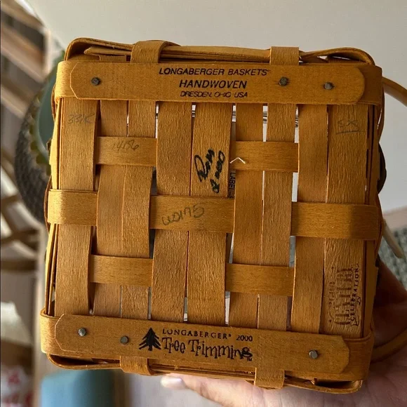 LAST CHANCE *Vintage LONGABERGER Christmas Basket w/ wood lid. - Picture 8 of 8